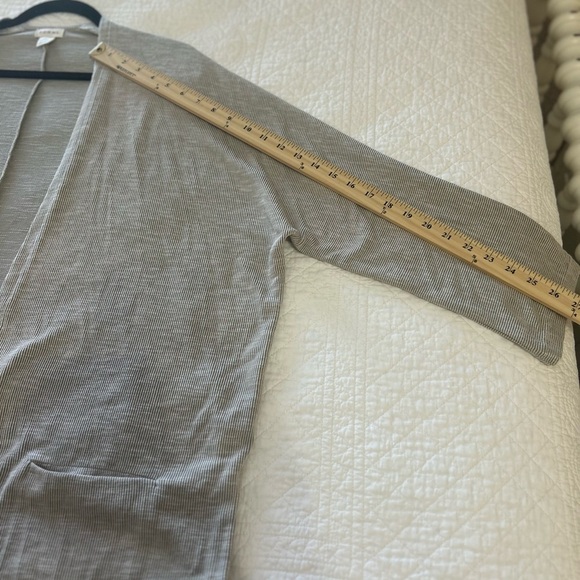 Donni,Anthropologie Brand,Gray Pin Stripe Cardigan.Size OSFA.Minimalist.Layering - Picture 7 of 8